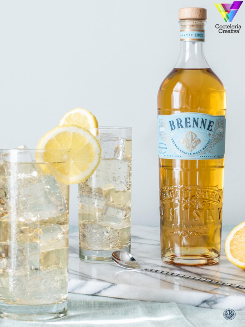 Cóctel Brenne Highball imagen cóctel con botella Brenne Highball