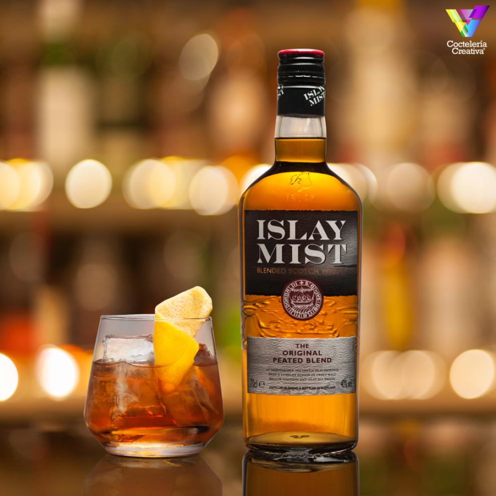 Islay Mist Old Fashioned imagen cóctel Islay Mist Old Fashioned con botella
