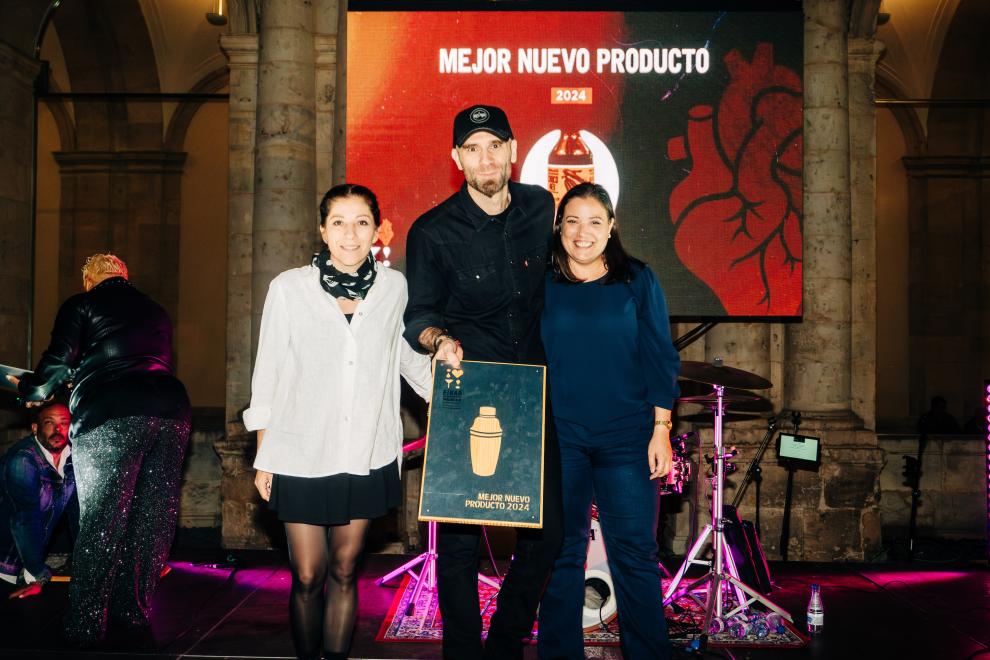 Perdido Bitter elegido Mejor Producto en FIBAR 2024 imagen Sheila Osorio, Javier Caballery y Ruth Mateu