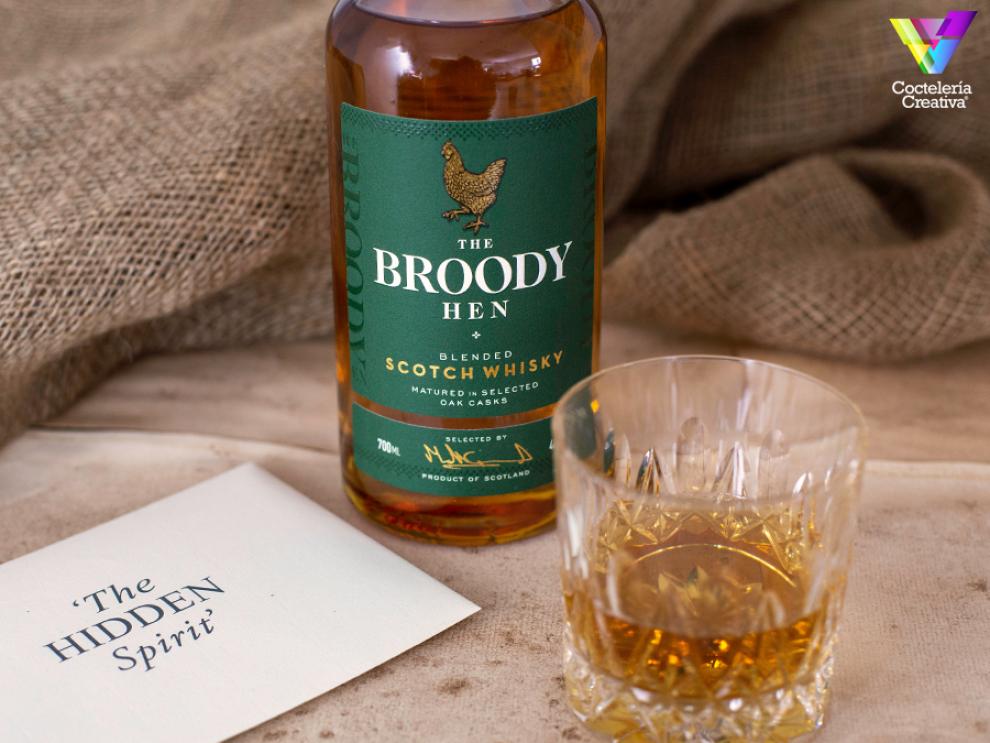 Llega a España The Broody Hen, el whisky oculto imagen botella de whisky escocés The Broody Hen